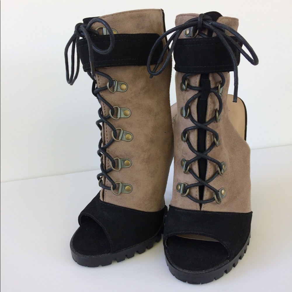 Shoe dazzle “KARIN” lace-up peep toe heels NWOT
